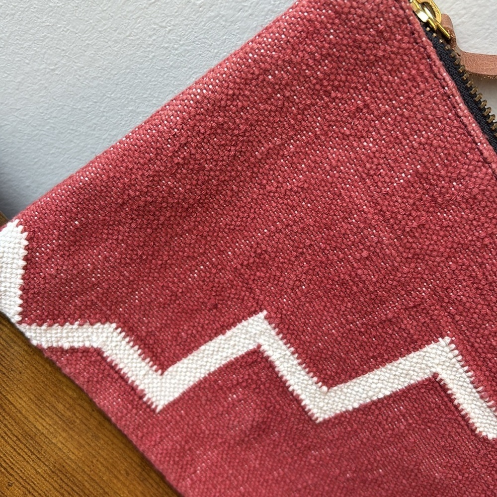 Red and White Geometric Clutch - Picture 2 of 6